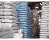 O pregão desta quinta-feira, 01, operou com a oferta mínima de 8.840 sacas de feijão carioca. Devido ao abastecimento dos compradores até dia de ontem, a tendência seria que hoje o mercado abrisse em calmaria. E foi o que aconteceu.